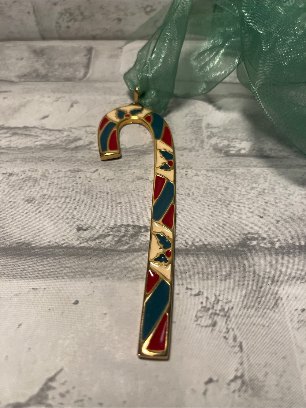 Wallace Wintergreen Cane Gold Candy Cane Christmas ornament Red & greenEnamel